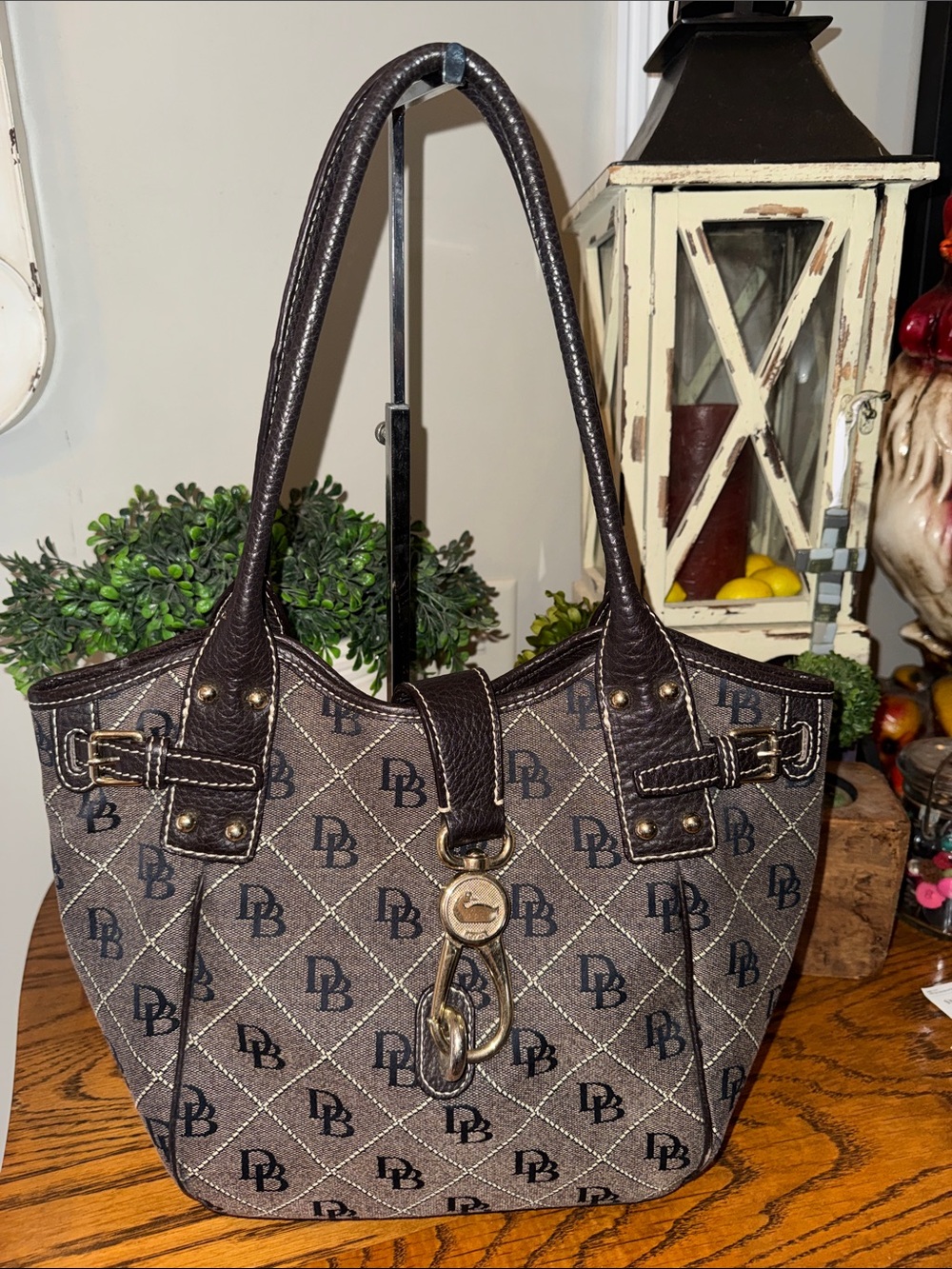 Dooney & Bourke Black & Gray SignatureTote with Tulip Lock & Top Handle - GUC